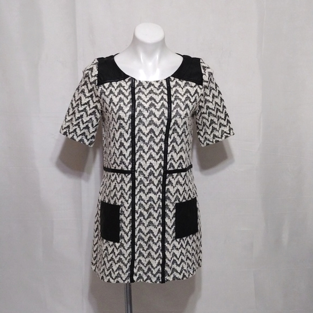 Anthropologie Hida Black White Chevron Tweed Rockabilly Tunic Top M Retro Edgy